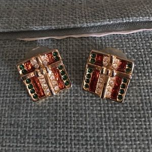 🎄Christmas present earrings!!🧑‍🎄